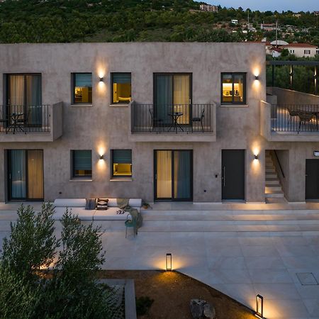 Topos Suites Lassi  Luaran gambar